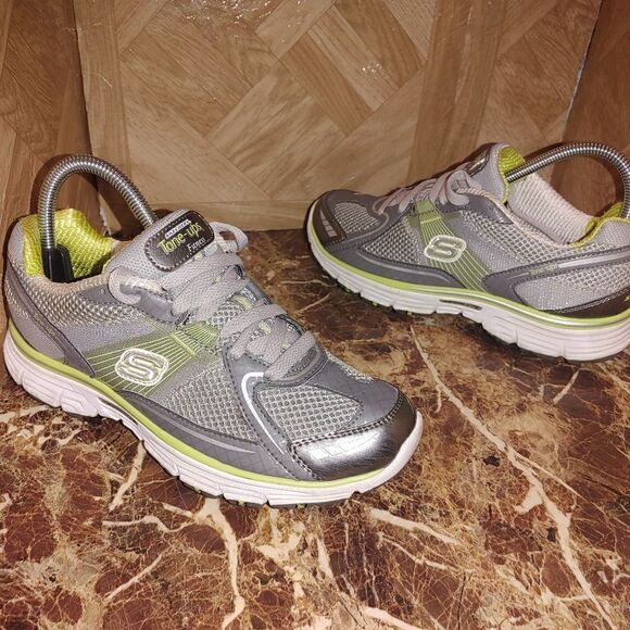 Skechers women's 11752 Tone ups toning walking shoes gray size 7.   204 - Picture 1 of 12